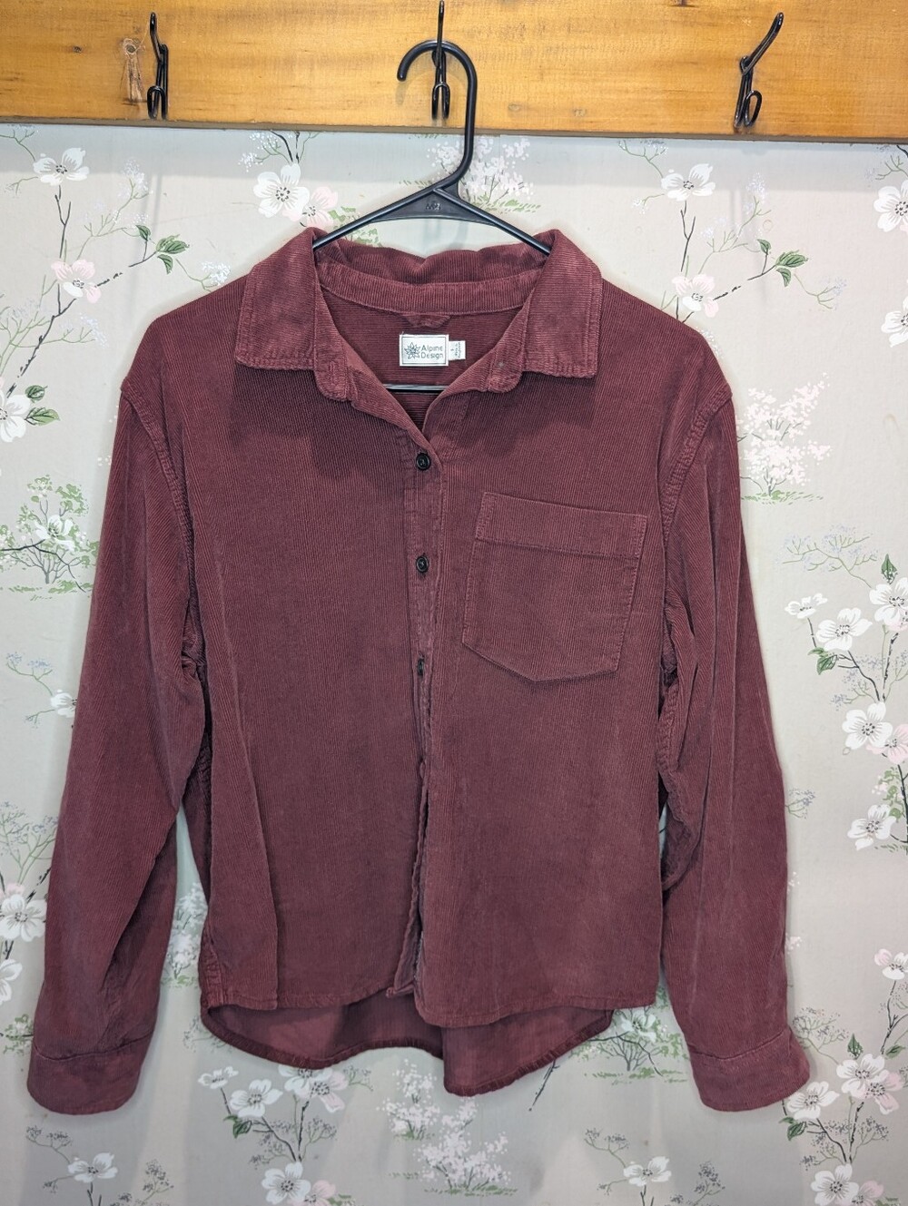 Alpine Design organic cotton corduroy button down. PTP: 21.5, L: 21.5